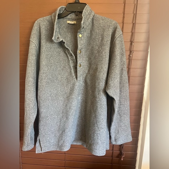 pullover - Picture 1 of 2